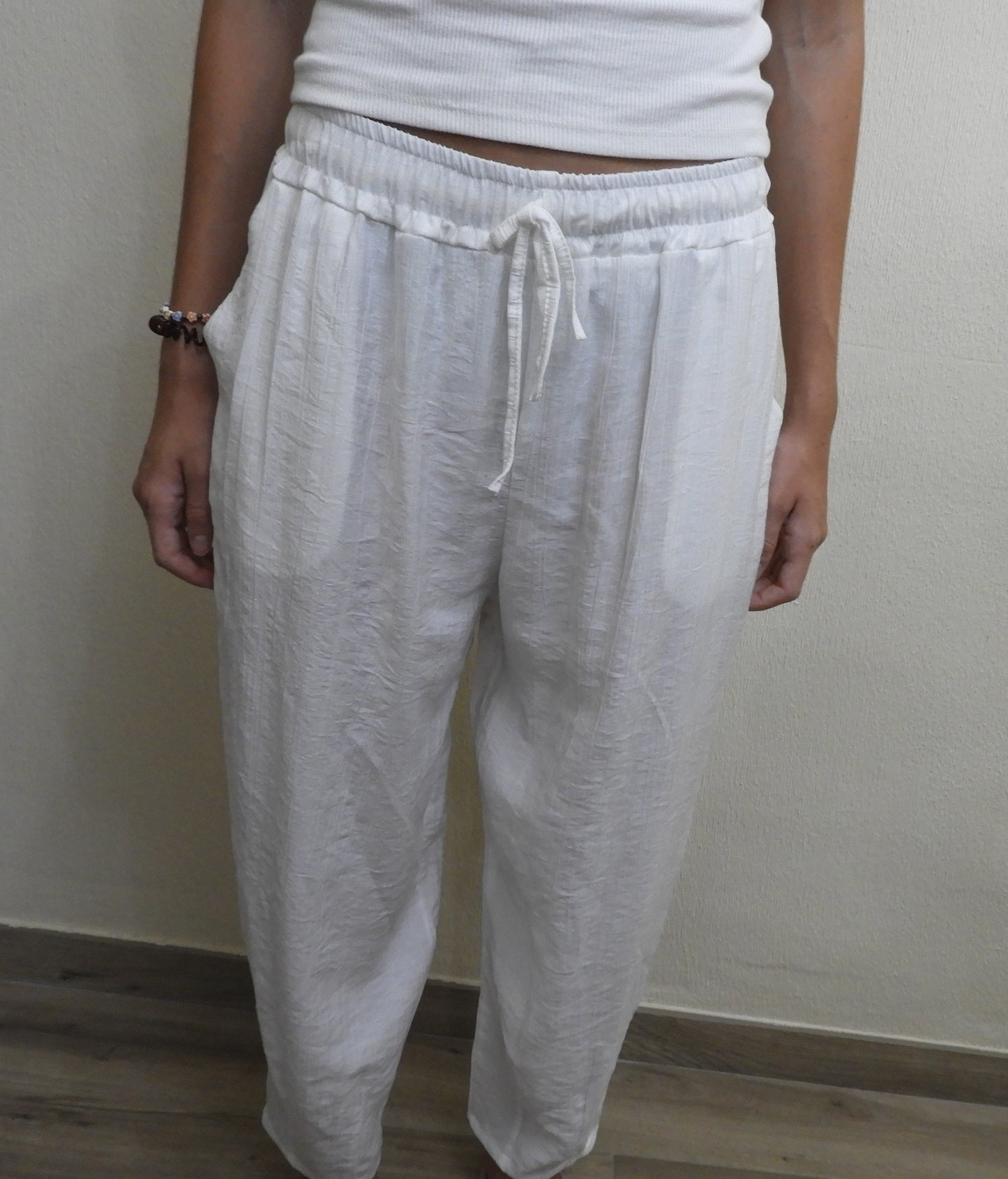 Pantalón largo con bolsillos