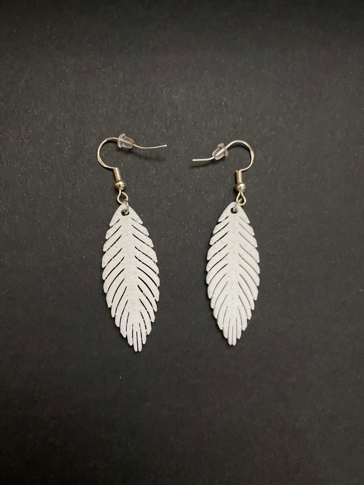 Pendientes plumas