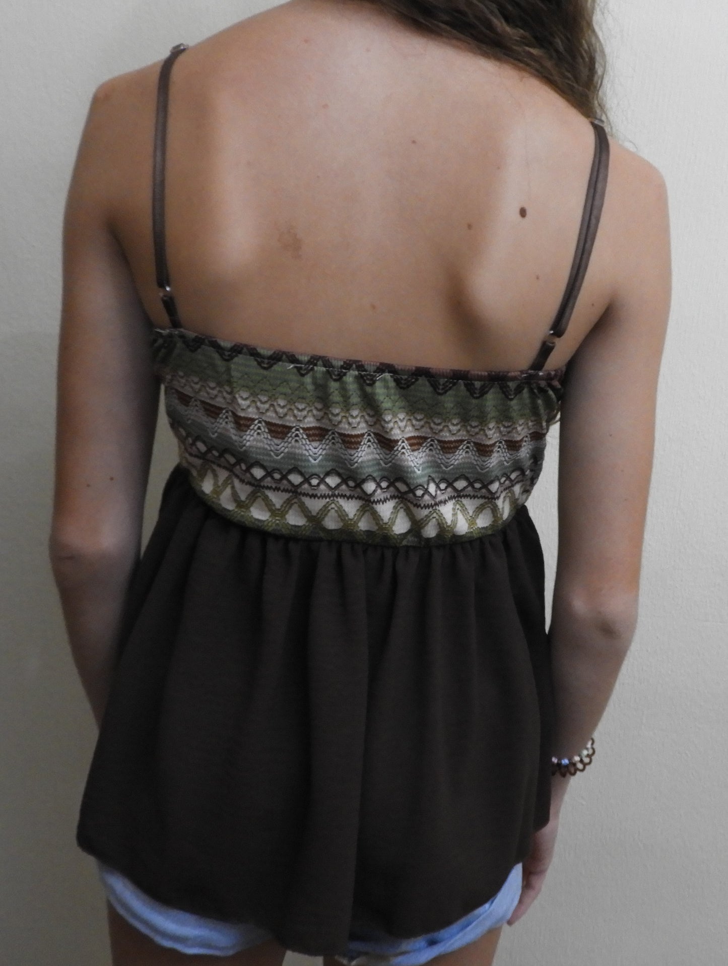 Blusa corta con tirantes