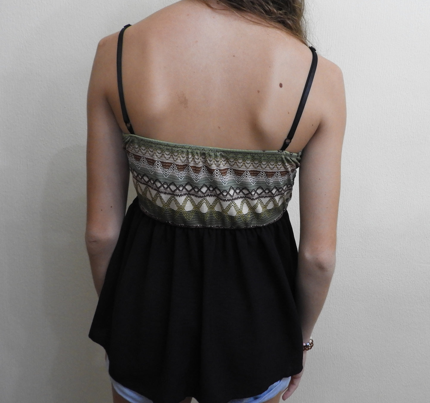 Blusa corta con tirantes